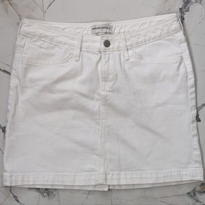 NWOT Banana Republic Denim Mini Skirt Size 4 (S) White, W/ Mini secret pocket ☺️